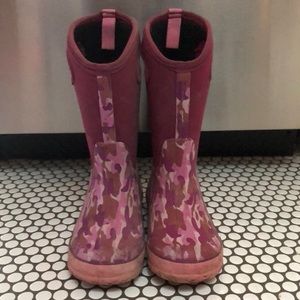 BOGS Pink Camo Classics Size 2